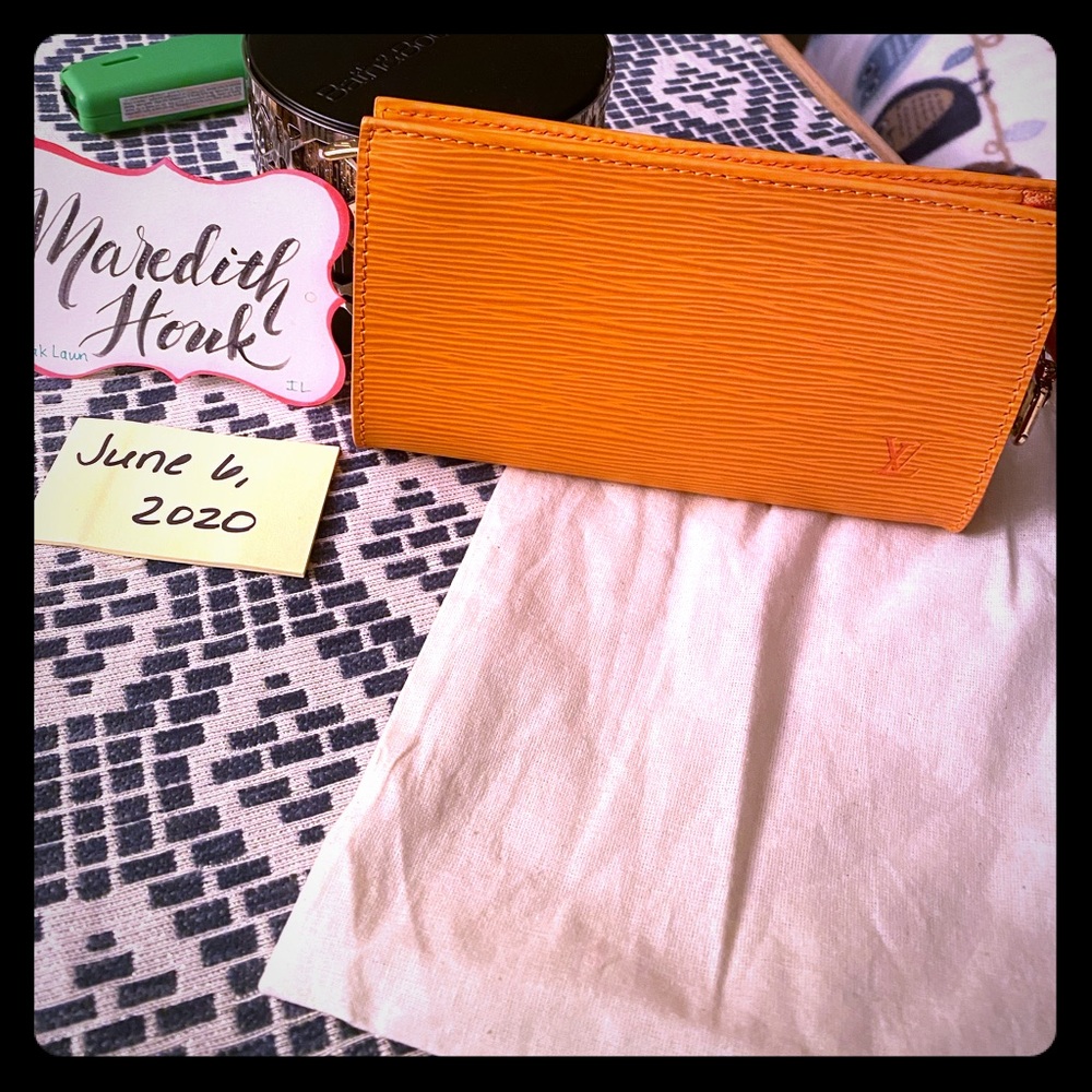 🦄 LV Orange Epi Pouch